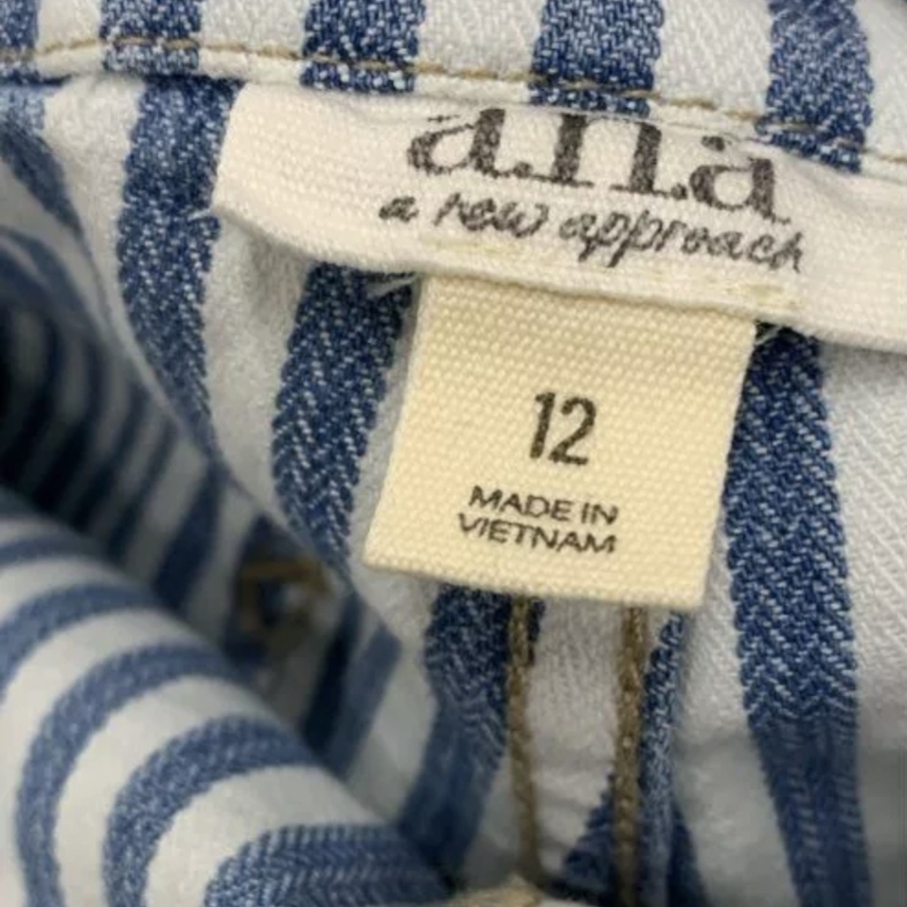 NWT A New Approach Women Blue White Shorts Size 12 - Picture 2 of 5